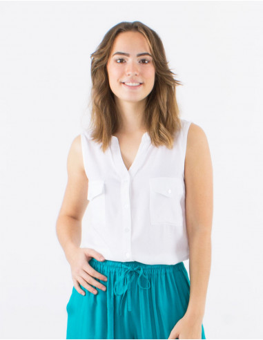 Viscose plain and sleeveless blouse with mao neck and buttons