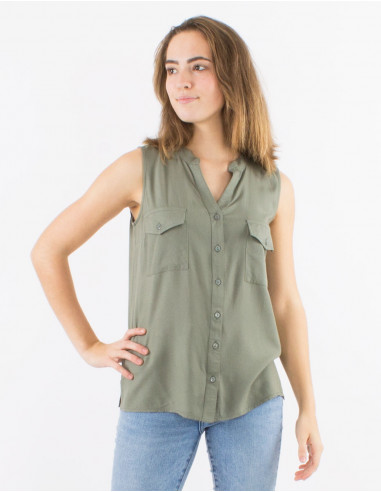 Viscose plain and sleeveless blouse with mao neck and buttons