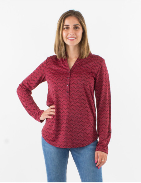 Knitted 96% polyester 4% elastane buttoned blouse with "geo" print